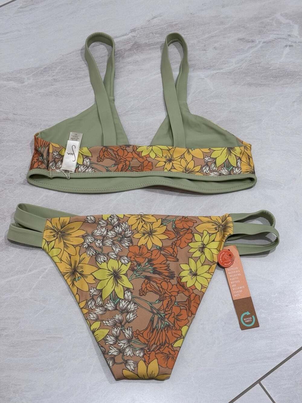 Seea Reversible Bikini Set Size L - Picture 9 of 12